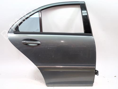 Used Right rear door MERCEDES-BENZ C-CLASS (W203) [2000-2007]  27174115