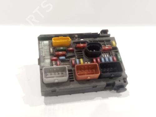Used Fuse box PEUGEOT 407 (6D_) 2.0 HDi 135 (6DRHRH, 6DRHRE, 6DRHRG, 6DRHRJ) (136 hp) 21668374