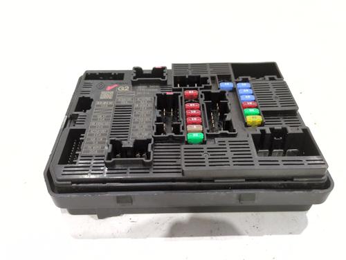 Used Fuse box Fuse box 38460856 38460856