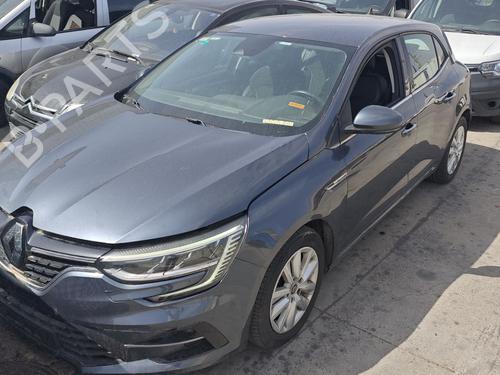Used Parts RENAULT MEGANE IV Saloon    4947747