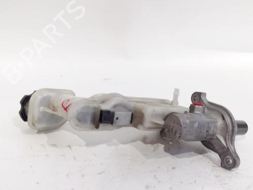 Used Brake master cylinder RENAULT KOLEOS I (HY_) 2.0 dCi 4x4 (HY0K) (150 hp) 19274001