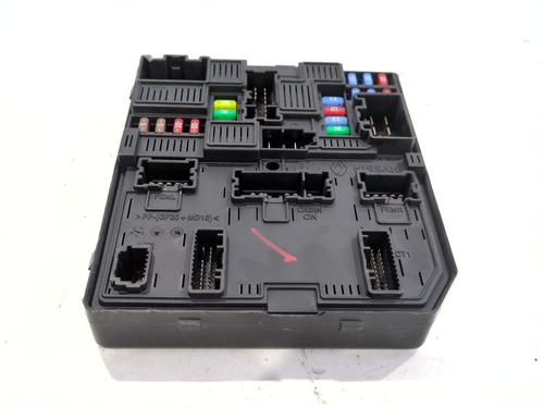 Used Fuse box Fuse box 38331454 38331454