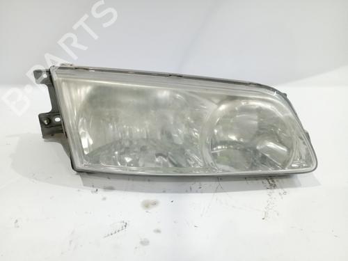 Used Right headlight HYUNDAI H-1 Van (A1) 2.5 CRDi (140 hp) 17823427