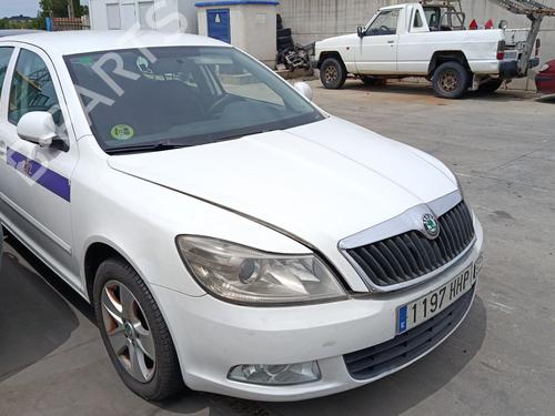Left headlight SKODA OCTAVIA II (1Z3) 1.6 TDI | BP36452533C28  - Image 8