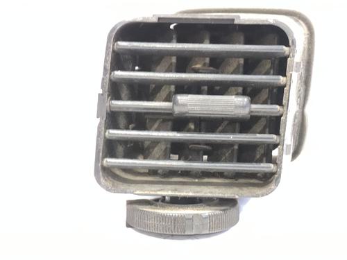 Used Air vent MITSUBISHI PAJERO III (V7_W, V6_W) [1999-2007]  30702192