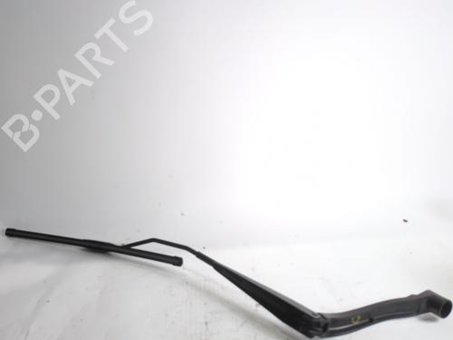Used Front windshield wiper arm RENAULT KOLEOS II (HC_) [2016-2025]  24338107