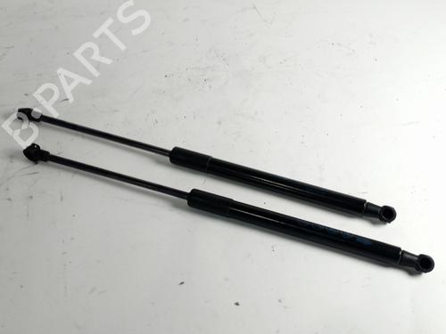 Used Tailgate lift support TOYOTA YARIS (_P13_) 1.5 Hybrid (NHP130_, NHP130) (101 hp) 17817227