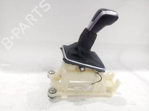 Used Gear lever VOLVO V40 Hatchback (525) D2 (120 hp) 23137184