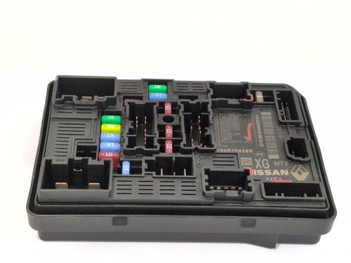 Used Fuse box Fuse box 37174054 37174054