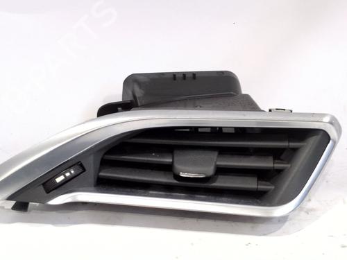 Used Air vent PEUGEOT 208 I (CA_, CC_) 1.2 PureTech 82 (82 hp) 24648996