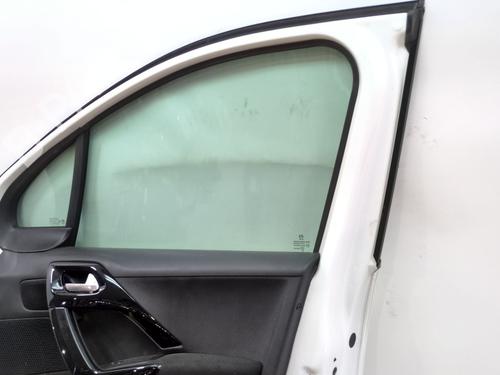 Right front door PEUGEOT 208 I (CA_, CC_) 1.2 PureTech 82 | BP25718494C3