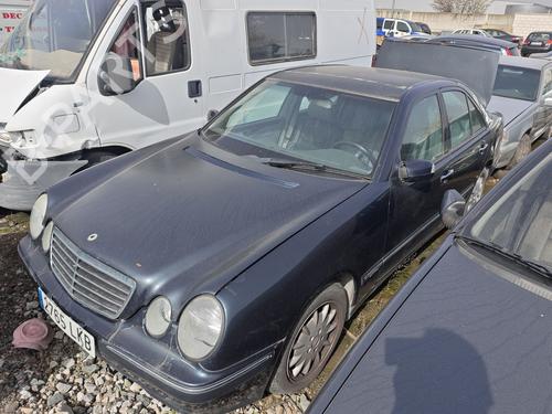 Brugte MERCEDES-BENZ E-CLASS (W210) E 200 CDI (210.007) 4644666