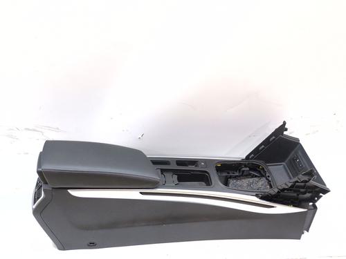 Used Armrest / Center console Armrest / Center console RENAULT MEGANE IV Grandtour (K9A/M/N_) 1.5 dCi 110 (B9A3) (110 hp) 34431942 34431942