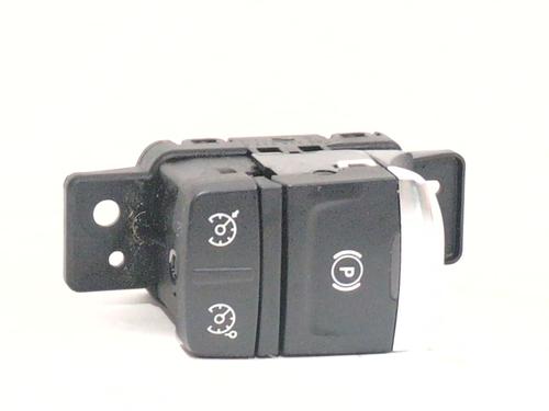 switch-renault-kadjar-ha_-hl_-2015-32666901 main image