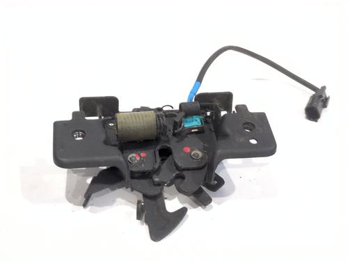 Used Hood lock RENAULT MEGANE IV Hatchback (B9A/M/N_) 1.5 dCi 110 (B9A3) (110 hp) 30158174