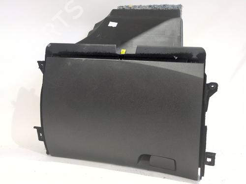 Used Glove box Glove box RENAULT MEGANE IV Hatchback (B9A/M/N_) 1.5 Blue dCi 115 (B9A6) (116 hp) 33758551 33758551