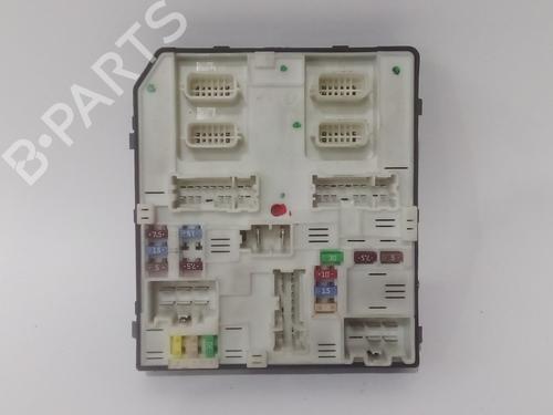 Used Fuse box Fuse box 37197140 37197140