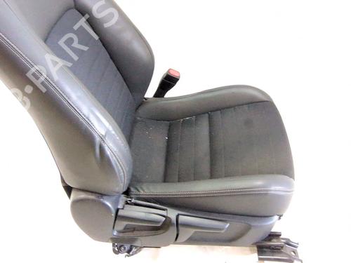 Right front seat LEXUS IS III (_E3_) 300h (AVE30_, AVE30R) | BP30176986C16