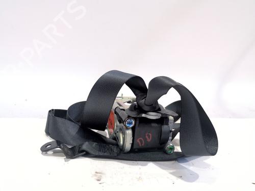 front-right-seatbelt-renault-kadjar-ha_-hl_-2015-35788011 main image