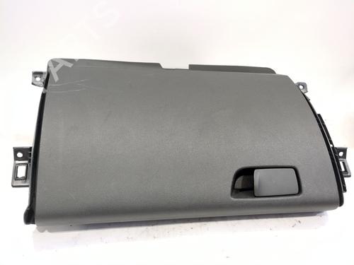 Used Glove box RENAULT MEGANE IV Hatchback (B9A/M/N_) 1.2 TCe 130 (B9MR) (130 hp) 30393386
