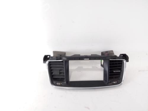 Air vent PEUGEOT 508 I (8D_) 2.0 HDi (140 hp) 17818801