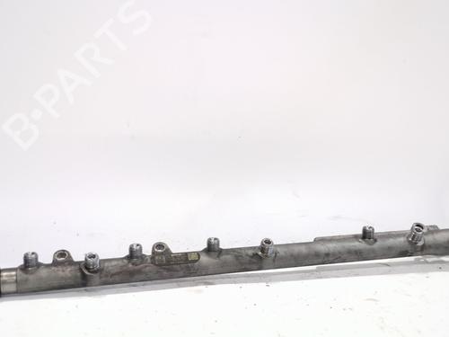 Used Injection rail BMW 5 (E60) 525 d (197 hp) 28381086
