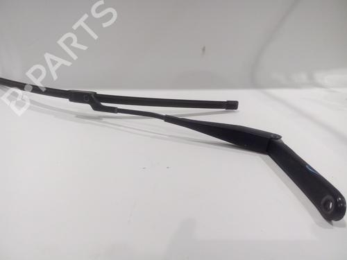 Used Front windshield wiper arm FORD FIESTA VI (CB1, CCN) 1.25 (82 hp) 23894669