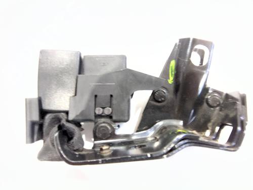Used Seat buckle RENAULT CLIO III (BR0/1, CR0/1) 1.5 dCi (BR17, CR17) (86 hp) 28140451