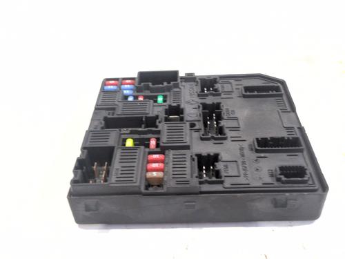 Used Fuse box Fuse box 36220549 36220549