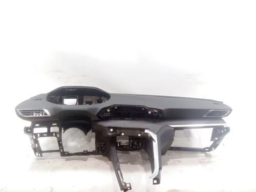Instrumentbræt PEUGEOT 3008 II SUV (MC_, MR_, MJ_, M4_) 1.2 THP/ PureTech 130 (MRHNSM, MRHNSU, MRHNSJ, MRHNYW,... (131 hp) 23083386