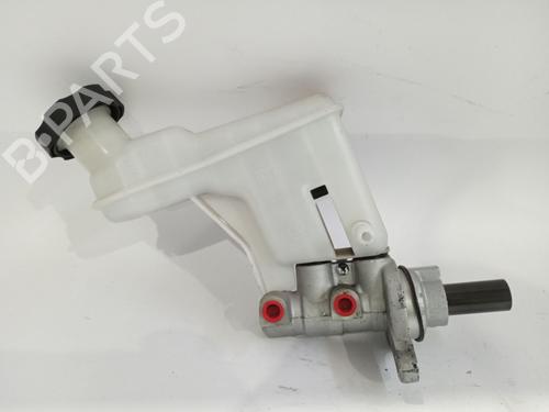 Used Brake master cylinder KIA SPORTAGE III (SL) 1.7 CRDi (116 hp) 17823257