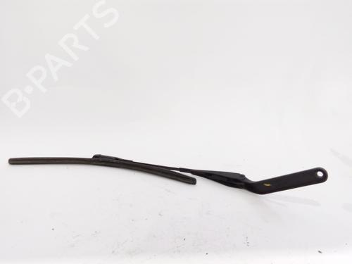 Used Front windshield wiper arm BMW 1 (E81) 116 d (116 hp) 17821613