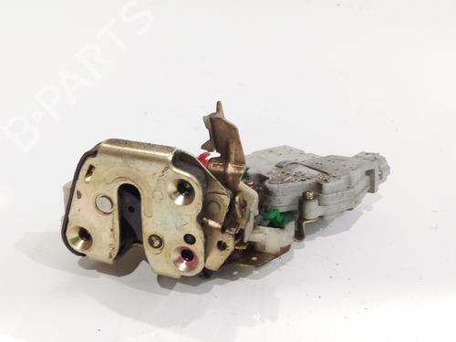 Rear right lock NISSAN TERRANO II (R20) 3.0 Di 4WD 825020F615