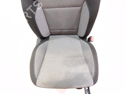 Right front seat RENAULT CLIO V (B7_) 1.5 Blue dCi 100 (B7AD) | BP30157683C16 