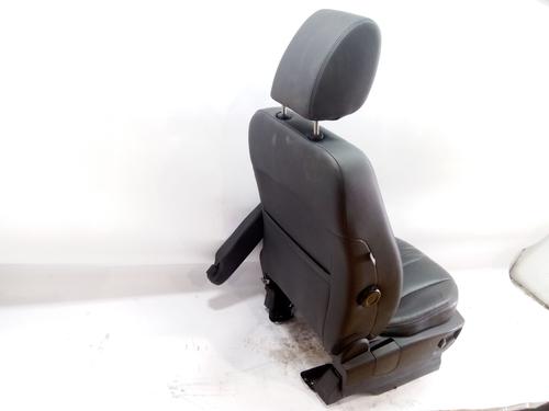 Right front seat LAND ROVER DISCOVERY IV (L319) 3.0 TD 4x4 | BP30157456C16 