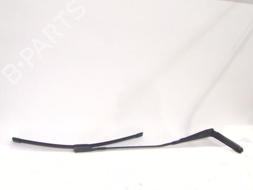 front-windshield-wiper-arm-audi-a4-b9-8w2-8wc-2015-32751329 main image
