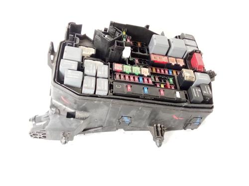 Used Fuse box TOYOTA AURIS Estate (_E18_) 1.8 Hybrid (ZWE186_, ZWE186R, ZWE186H) (136 hp) 17818762
