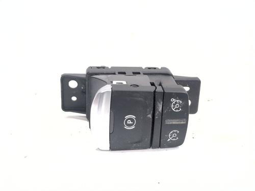 switch-renault-kadjar-ha_-hl_-2015-35895540 main image