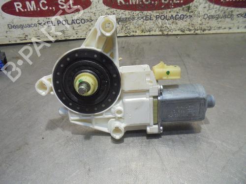 Rudehejsemotor bagstkærm højre FIAT FREEMONT (345_) [2011-2025]  13425866