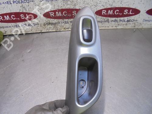 Used Right rear window switch NISSAN JUKE (F15) 1.2 DIG-T (115 hp) 13457544