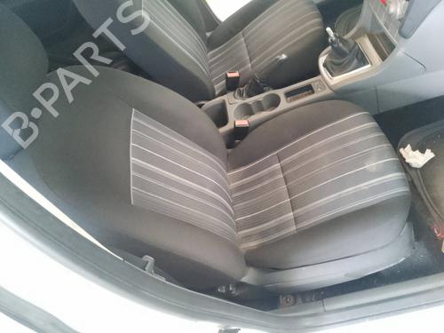 right-front-seat-ford-focus-ii-da_-hcp-dp-2004-2005-2006-2007-2008-2009-2010-2011-2012-2013-35818088 main image