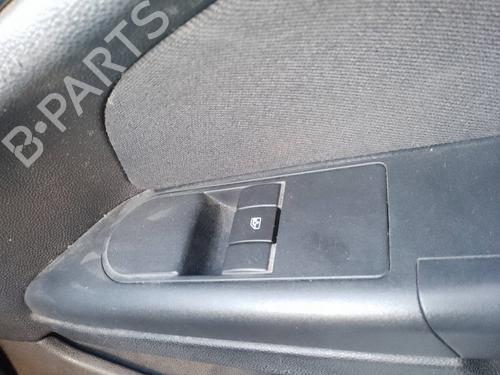Used Right front window switch Right front window switch 35817358 35817358