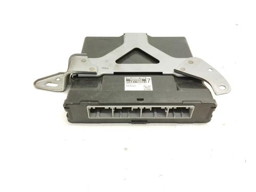 Used Electronic module TOYOTA YARIS (_P13_) 1.5 Hybrid (NHP130_, NHP130) (101 hp) 18648781