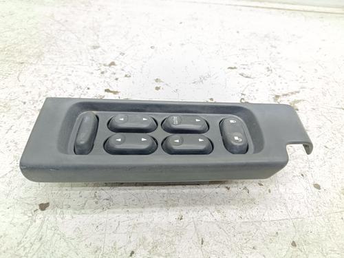 Used Left front window switch LAND ROVER FREELANDER I (L314) [1998-2006]  32453528