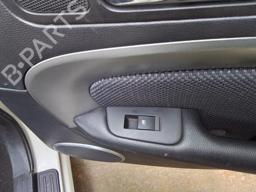 Used Right rear window switch Right rear window switch 35816320 35816320