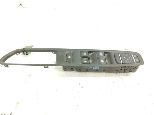 Used Left front window switch RENAULT CAPTUR I (J5_, H5_) [2013-2025]  30617224