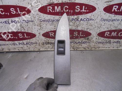 Used Right rear window switch TOYOTA AVENSIS Estate (_T27_) 2.2 D-4D (ADT271_, ADT271R) (150 hp) 13464293