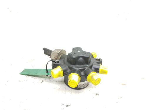 Used Injection rail FORD TOURNEO CONNECT 1.8 TDCi (90 hp) 30469461