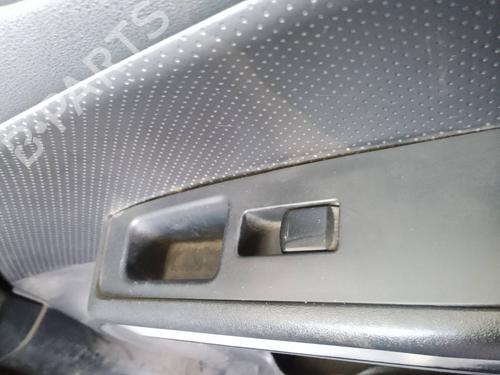 right-front-window-switch-nissan-x-trail-ii-t31-2007-2008-2009-2010-2011-2012-2013-2014-2015-2016-2017-2018-35817960 main image