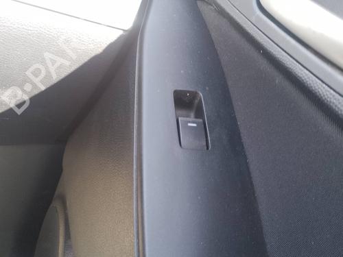 Used Right front window switch Right front window switch 35817122 35817122